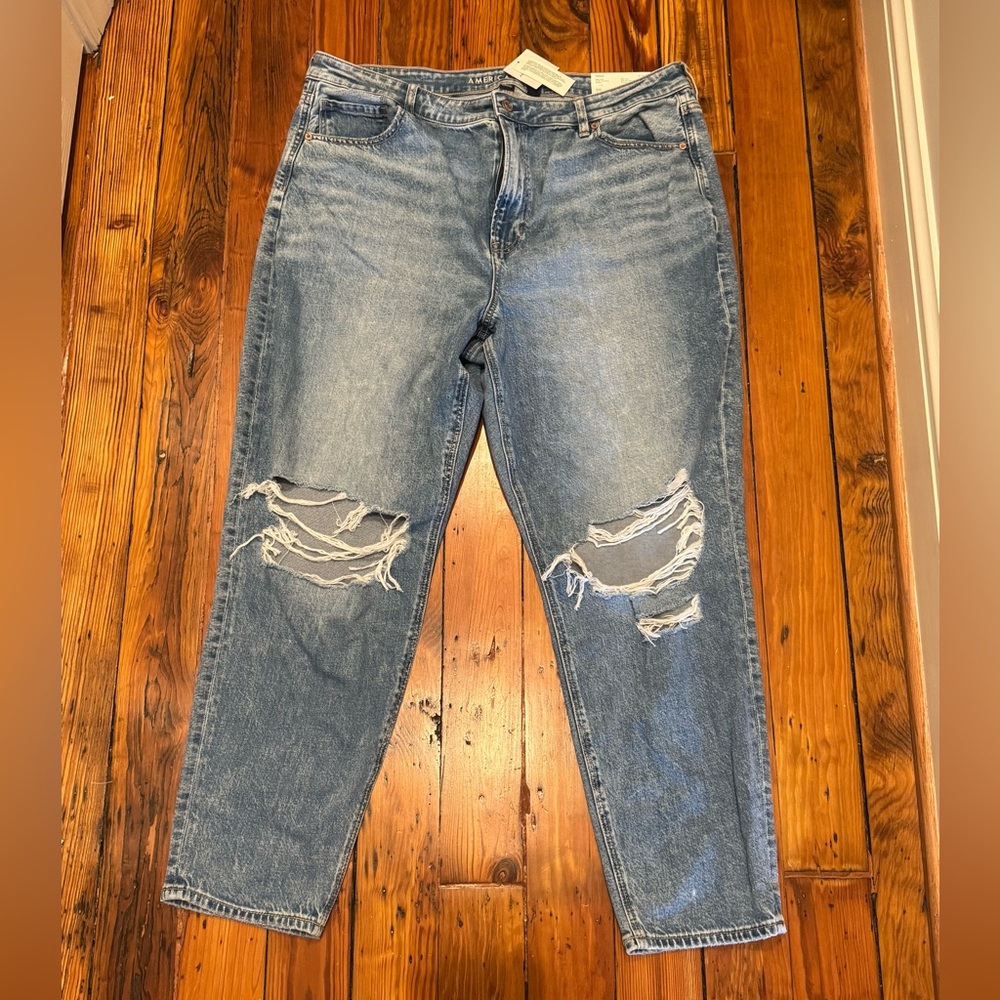 NWT (W20) American Eagle Distressed Blue “Mom Jeans”